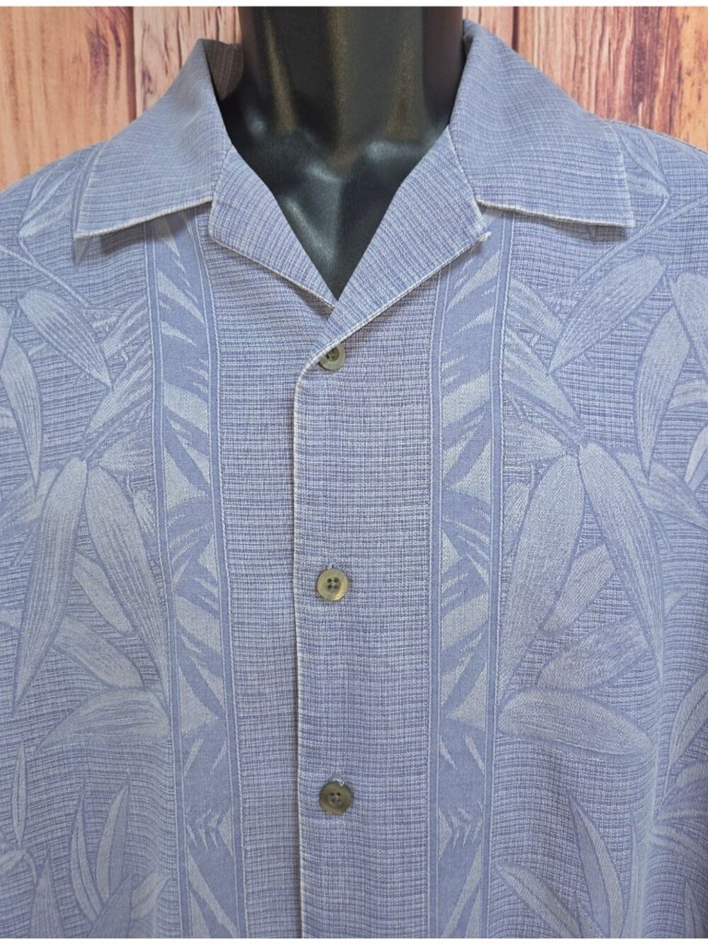 Tommy Bahama Mens Blue 100% Silk Hawaiian Shirt Medium Palm Leaf Jacquard - Picture 3 of 7